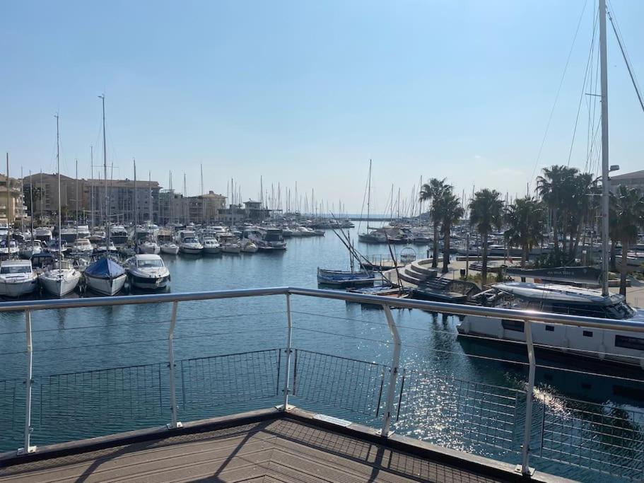 Appt 2 Pieces Port - Mega Terrasse + Garage *