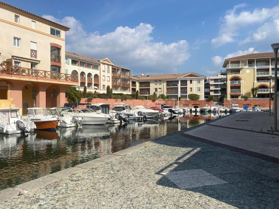 Appt 2 Pieces Port - Mega Terrasse + Garage Apartment *